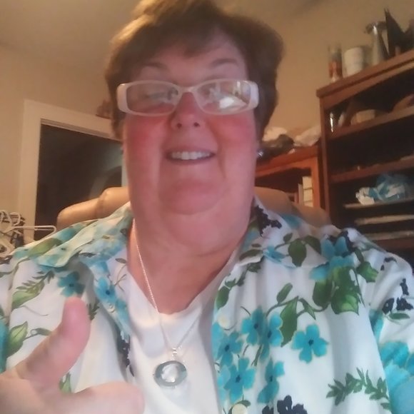 Meet your Posher, Ruth - Picture 1 of 1